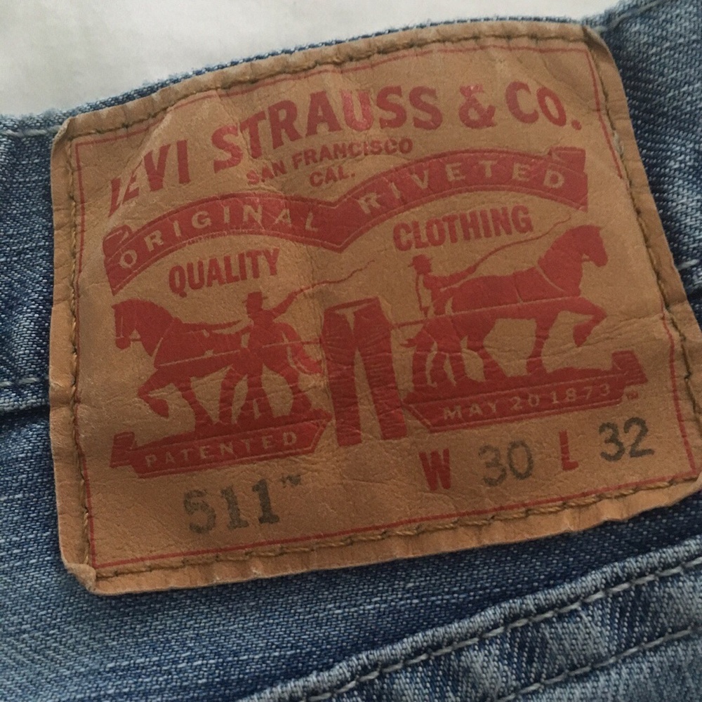 VINTAGE LEVI’S CUTOFFS - Picture 3 of 3